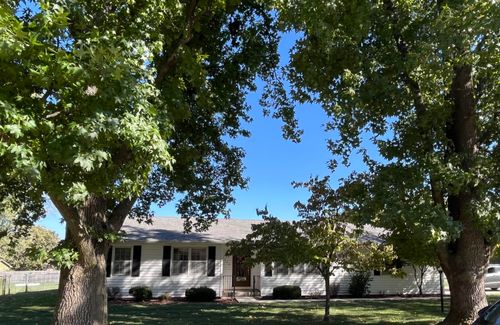1220 Tyler St, Aurora, MO, 65605-2863 | Card Image