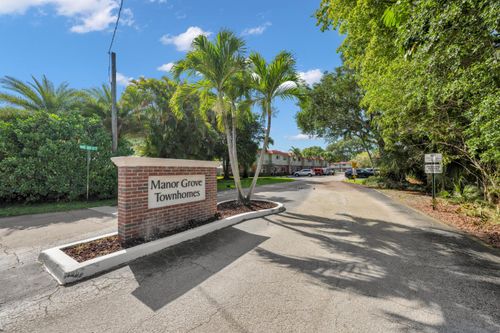 b8-16 Ne 20th Ct, Wilton Manors, FL, 33305-1085 | Card Image