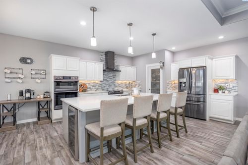 5221 W Richardson Rd, Pasco, WA, 99301-2470 | Card Image