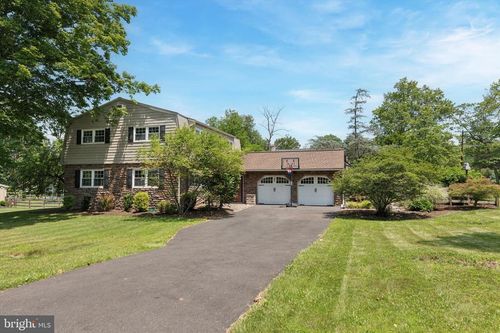 800 Pierce Rd, EAST NORRITON, PA, 19403-4027 | Card Image