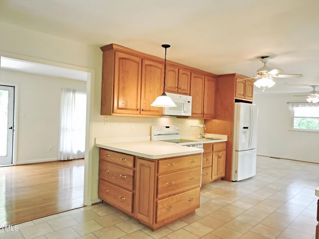 11Kitchen 2 | Image 11