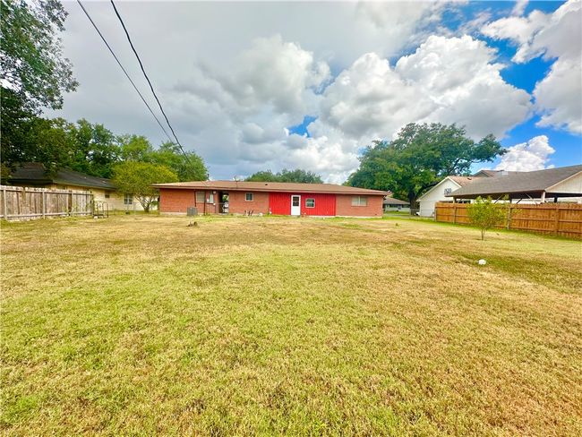 1316 Northwood St, House other with 2 bedrooms, 1 bathrooms and 4 parking in Alice TX | Image 21