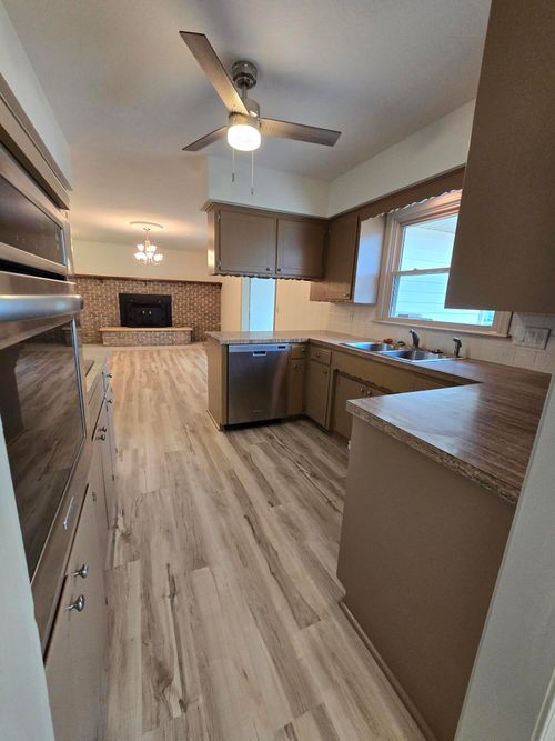 4321 S Ridgecrest Dr, Springfield, MO, 65810-1078 | Card Image