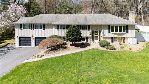 16 Cayuga Rd, Tewksbury, MA, 01876-1215 | Card Image