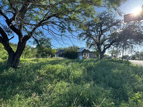 703 W 2nd St, Brady, TX, 76825-4701 | Card Image