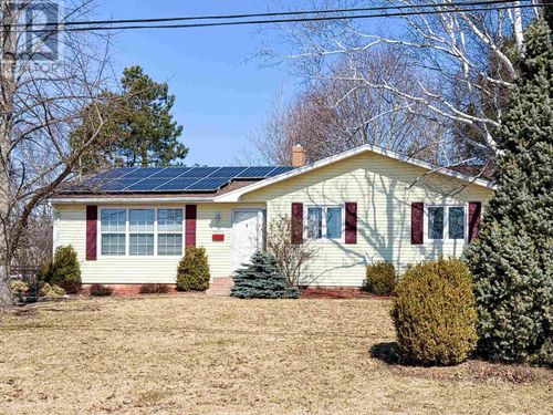 38 Gates Dr, Charlottetown, PE, C1E1R8 | Card Image