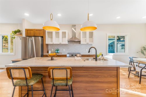 67 Crestfield Ave, Woodfin, NC, 28804-3001 | Card Image