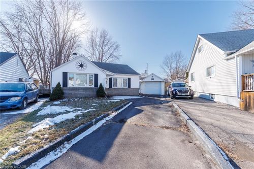 25 Dunkirk Crt, Welland, ON, L3B4V9 | Card Image