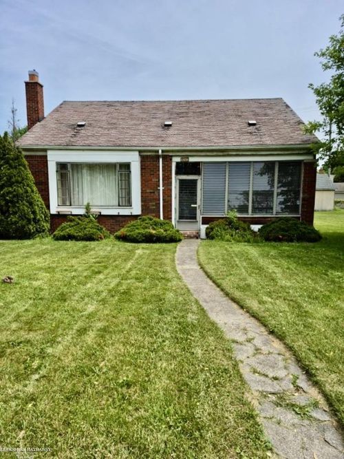 29290 Utica Rd, Roseville, MI, 48066-4625 | Card Image