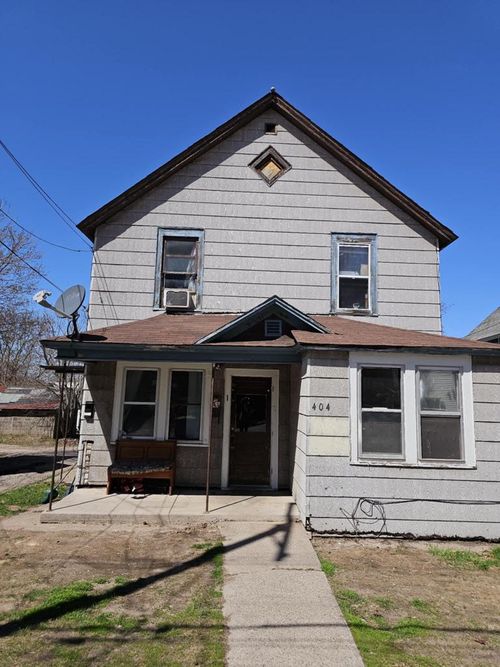 404 5th St, IRON MOUNTAIN, MI, 49801-2346 | Card Image