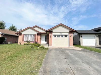 8 Northumberland Blvd, House other with 3 bedrooms, 3 bathrooms and 5 parking in Trenton ON | Image 1