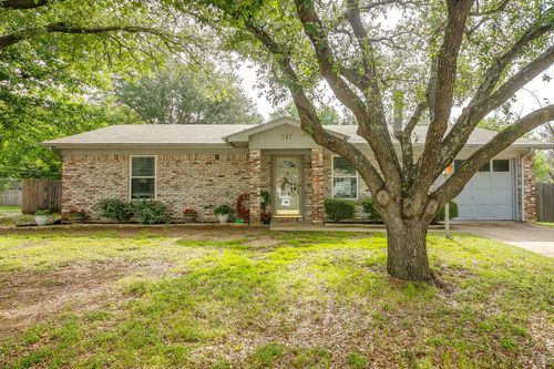 517 Post Oak Ln, Burleson, TX, 76028-6211 | Card Image