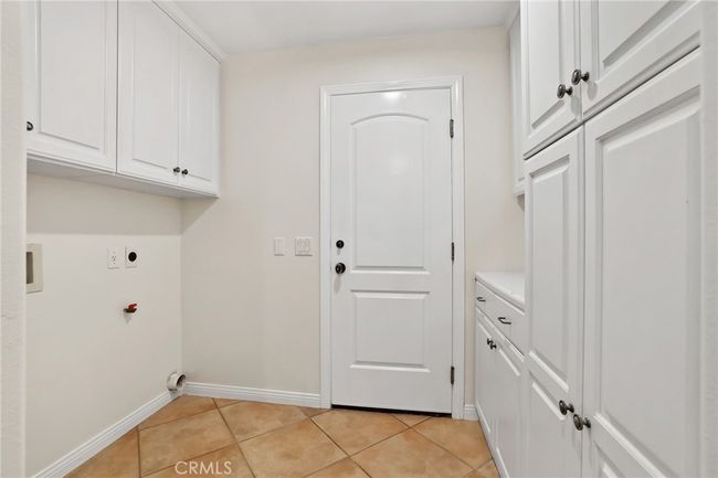 326 6 Th St, House other with 4 bedrooms, 5 bathrooms and 2 parking in Huntington Beach CA | Image 29