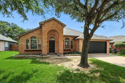 2502 Blue Holly Dr, Corinth, TX, 76210-0040 | Card Image