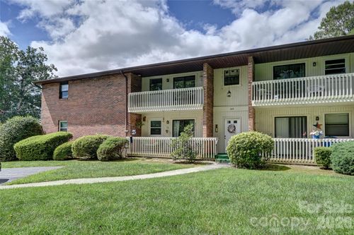 apt-3-103 Oakwood Pl, Hendersonville, NC, 28792-9597 | Card Image