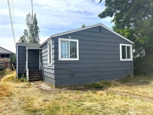 9225 38th Avenue S, Seattle, WA, 98118 | Card Image