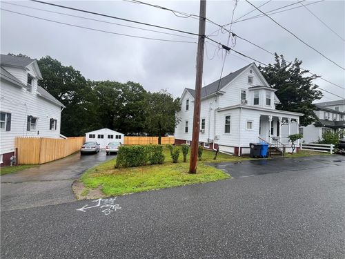 12 Winthrop St, Cranston, RI, 02910-1438 | Card Image