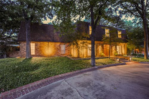 4165 Shady Valley Dr, Arlington, TX, 76013-2936 | Card Image