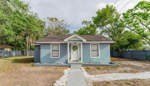 2020 E Powhatan Ave, TAMPA, FL, 33610-8252 | Card Image