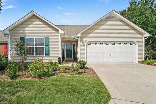 3616 Grandway Cir, Greensboro, NC, 27409-8958 | Card Image