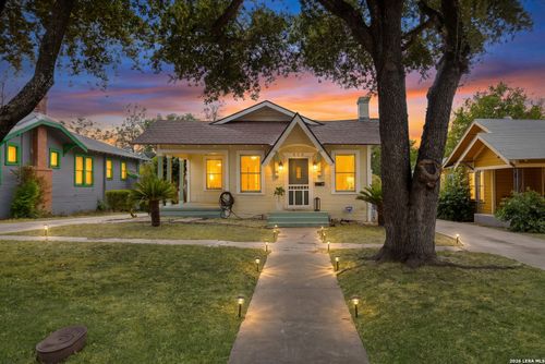 624 Agarita Ave, San Antonio, TX, 78212-2701 | Card Image