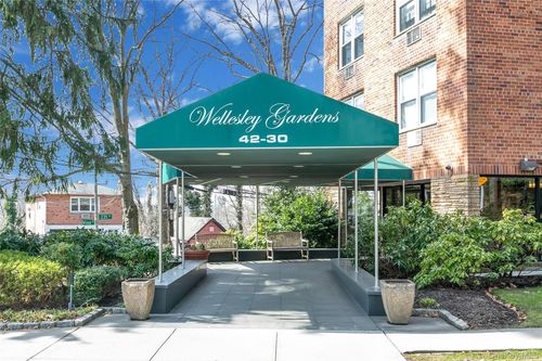 apt-5c-42-30 Douglaston Pkwy, Little Neck, NY, 11363-1512 | Card Image
