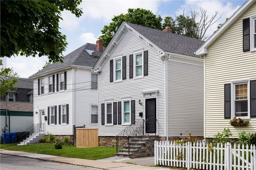 30 E Bowery St, Newport, RI, 02840-3562 | Card Image