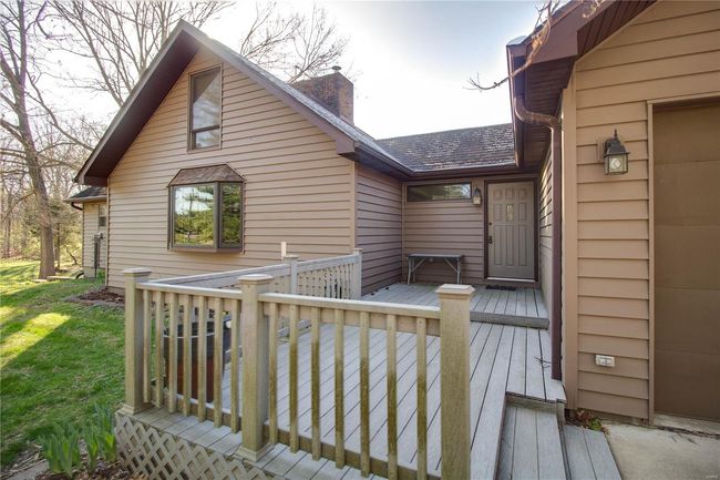 8556 Kee Mac Ln, House other with 2 bedrooms, 2 bathrooms and 3 parking in Alton IL | Image 12
