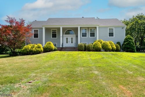 31 Maple Dr, North Caldwell, NJ, 07006-4538 | Card Image