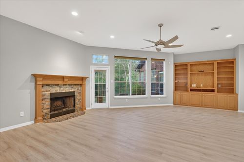 1501 Wyndmere Dr, Desoto, TX, 75115-7809 | Card Image