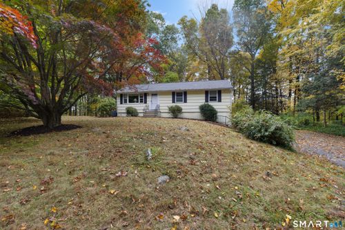 7 Carriage Ln, Danbury, CT, 06810-8403 | Card Image