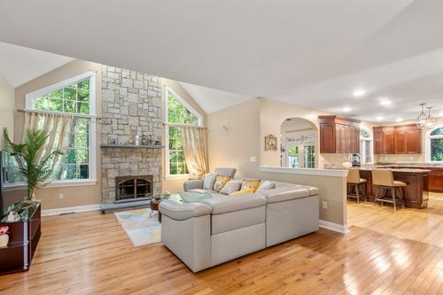 20 Fern Brook Cir, Canton, MA, 02021-1864 | Card Image