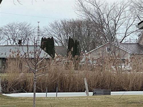 {{alt}} | Card Image