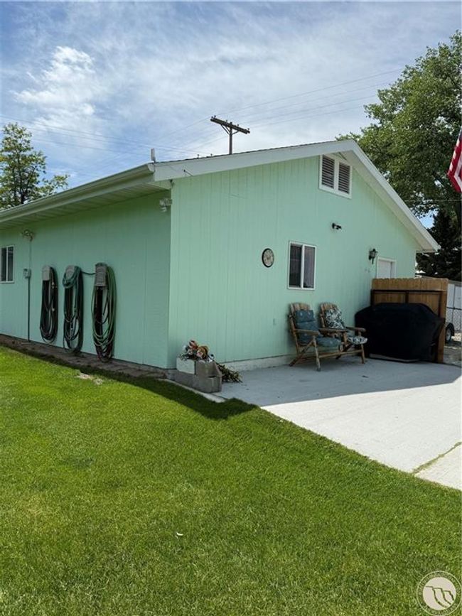 240 Central Ave W, House other with 3 bedrooms, 2 bathrooms and null parking in Reed Point MT | Image 6