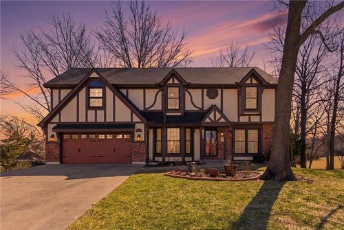 1033 Oxford Ct, Leavenworth, KS, 66048-5573 | Card Image