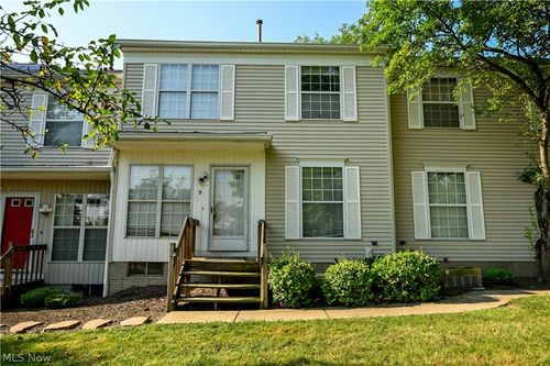 b-2796 Mull Ave, Copley, OH, 44321-2166 | Card Image