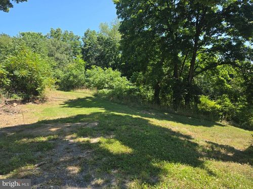 107 Berryville Cir, BERKELEY SPRINGS, WV, 25411-3443 | Card Image
