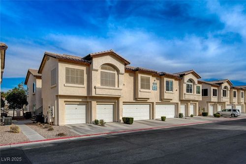 202-4940 Black Bear Rd, Las Vegas, NV, 89149-7711 | Card Image