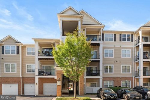 apt-202-19629 Galway Bay Cir, GERMANTOWN, MD, 20874-4615 | Card Image