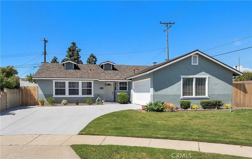 15001 Sussex Cir, Huntington Beach, CA, 92647-2724 | Card Image