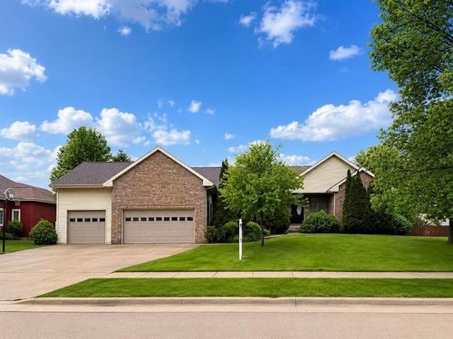 2026 Stonehaven Dr, SUN PRAIRIE, WI, 53590-3862 | Card Image