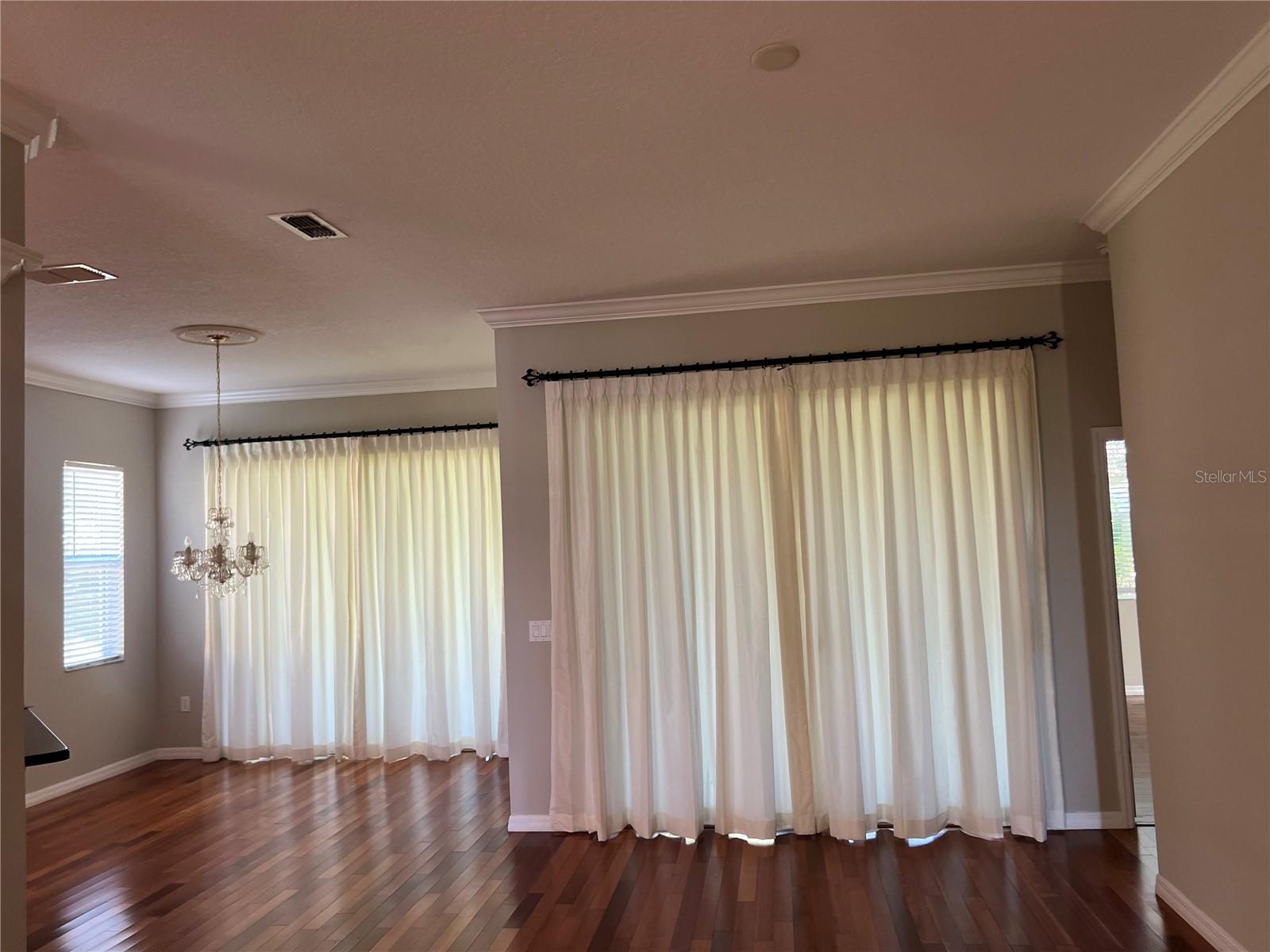 Residential in GROVELAND 3