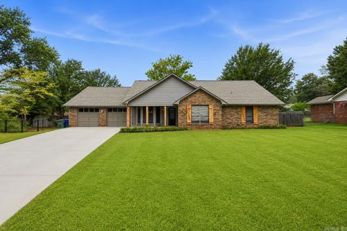 9 Chester Cv, Conway, AR, 72034-7204 | Card Image