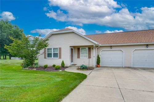 332 W Heatherwood Dr, Barberton, OH, 44203-8615 | Card Image