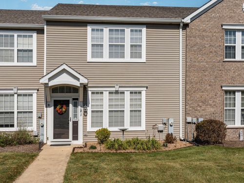 121 Springbrook Trl S, Oswego, IL, 60543-4016 | Card Image