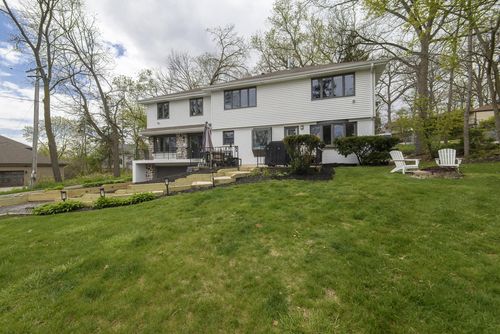 935 N 124th Street, Elm Grove, WI, 53122 | Card Image