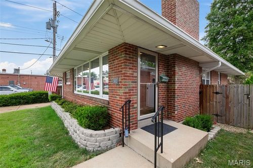 5810 Holly Hills Ave, Saint Louis, MO, 63109-3409 | Card Image
