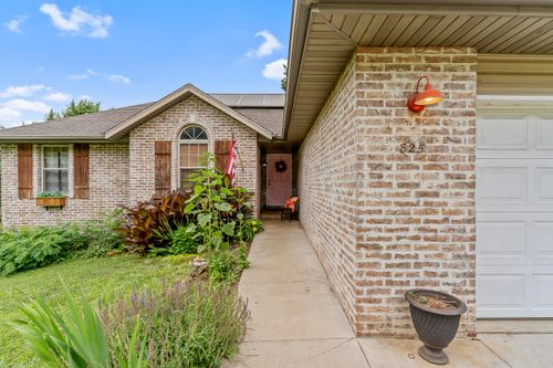 825 Pershing St, Willard, MO, 65781-8150 | Card Image