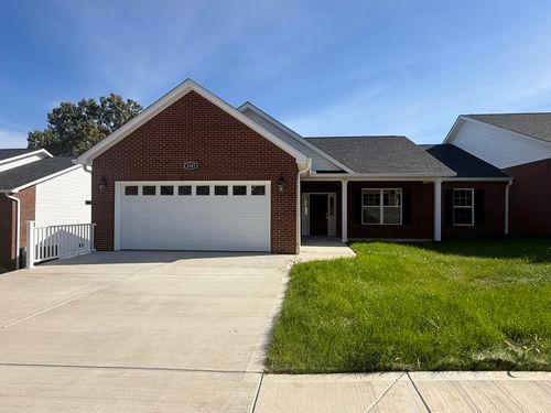 1045 Patriots Lndg, Dandridge, TN, 37725-4572 | Card Image