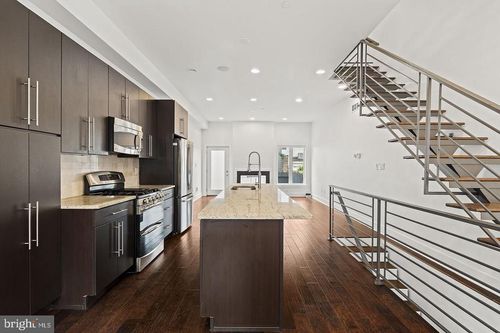 1220 Crease St, PHILADELPHIA, PA, 19125-3902 | Card Image